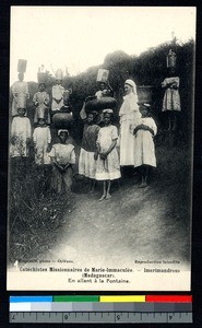 Heading to the spring, Imerimandroso, Madagascar, ca.1920-1940