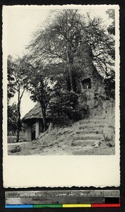 Shrine in a termite mound, Kolwezi, Congo, ca.1920-1940