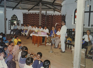 Assam, Nordindien. Mornai Tehaves 100 års jubilæum, juni 1990. Fra velkomstceremonien i kirken
