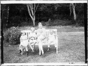 Mrs. von Kalkreuth with four children, Ndurmanga, Tanzania, 1929