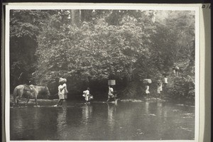 Crossing the Uwe river near Messaka