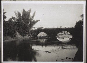 Massive Steinbrücke in Kayin