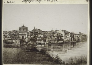 Stadt Kayin tschu (China) auf der Flussseite