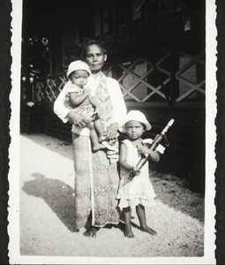 Indoe Marta with her two youngest, Rosalie and Leni