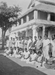 Sunday morning at Siloam Industrial School, Tirukoilur, South India, 1935. (Used in: DMS Årsber