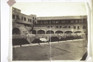 Innere Seite des Fort oder der früheren Wohnung des Gouverneurs in Cape Coast 1873/74