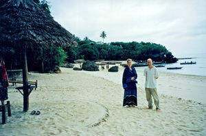 Missionærparret Dorthe Davidsen og Arngeir Langås, 2002. (Udsendt af Danmission til Zanzibar, 2002-10)