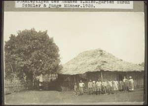 Orange tree and the carpenter's workshop in Dikume. 1928