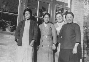 Female Workers in Dairen (Dalian) and surrounding villages, The picture has been used 1936-37