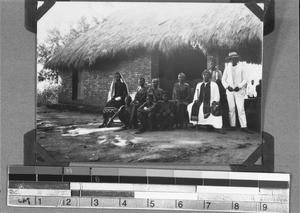 King Makarukwa with his family, Mwaya, Tanzania, 1929