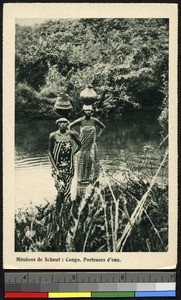 Women carrying water, Congo, ca.1920-1940