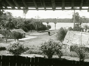 Houses along the Ogooue river, in Gabon