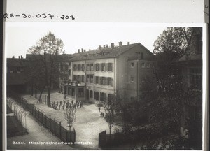 Basel. Missionskinderhaus Hofseite