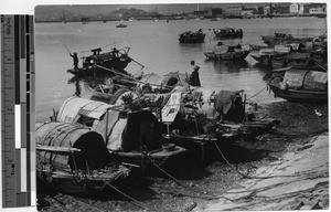 Low tide in Hong Kong harbor, China, ca.1920