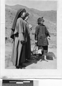 Maryknoll Sisters and woman, Tsungkeou, Kaying, China, ca. 1940