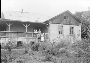 European family and nurse, Tanzania, ca.1895-1920