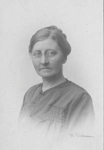 Maria Kathrine Thomsen b. 09. 12. 1885 in Sønder Lyngvig. Teacher 1913. Emission to China: 1916