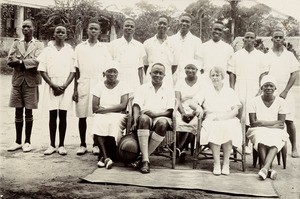 Hospital staff with Dr Henshaw, Nigeria, 1933