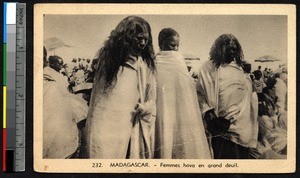 Three grieving women, Madagascar, ca.1920-1940