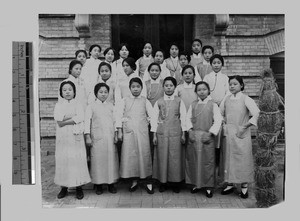 Nurses at Sleeper Davis Memorial Hospital, Beijing, China, ca.1917-1918