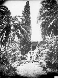 Women in front of the mission house, Moshi, Tanzania, ca. 1927-1938