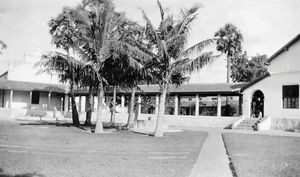 Danish Mission Hospital, Tirukoilur, Arcot, South India, 1936. Overbuilt passage from polyclini