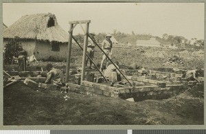 Building houses for staff, Chogoria, Kenya, ca.1924