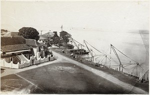 Hafen von Cotschi mit dem eigentüml. Fischerapparate