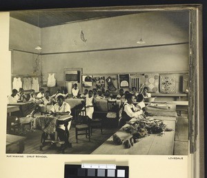 Learning to make rugs, Lovedale, South Africa, ca.1938