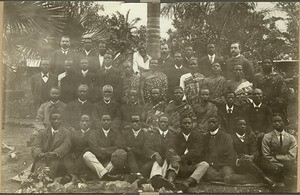 Twisynod, Aburi, 1909.""Akuapem representatns: with missionary Nothwang, Rottmann, Bellon pastor Hall, Clerk, Kwabi, Cpoku