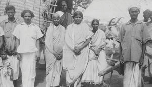 Kvindearbejdet i Tiruvannamalai, Syd Arcot, Indien. Bibelkvinderne på landsbytur. (Anvendt i: DMS Årsberetning 1938-39)