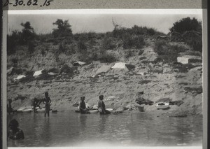 Waschende Frauen a. Volta in Jeji. (Togo) 1928