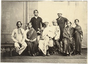 Abraham Schetti (Meister i. d. Ziegelei in Mangalore) mit Familie