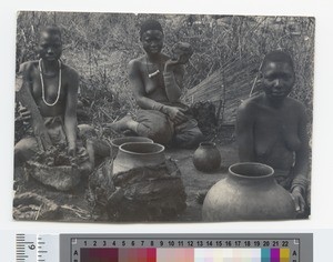 Women and pots, Tanzania, ca.1904