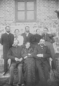 Conference, 1898. Top from left: Waitløws, Olesens, Mrs. Lykkegaard. Seated, from left: Bolwigs