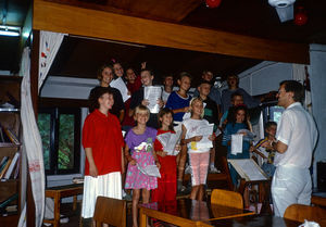 Den Norske Skole i Kathmandu, Nepal, 1991. Om eftermiddagen er der forskellige klubtilbud som idræt, santal-sprog eller kor/musical