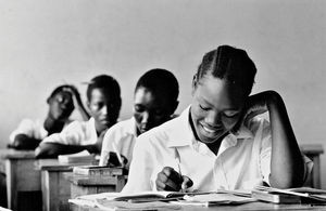 ELCT, Nordveststiftet, Tanzania. Studerende på Ntoma Husholdningsskole. (Missionær i DMS/Danmission, Else Højvang var lærer ved skolen, 1987-2001)