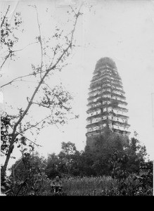 Pagoda near giant Buddha, Leshan, Sichuan, China, ca.1915-1925