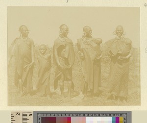 Kikuyu women and children, Kikuyu, Kenya, ca.1901