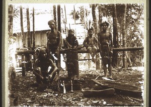 Dajaksche Schmiede auf Borneo