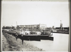 Im Rheinhafen Basel