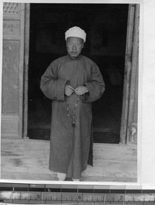 Moslem ahung with rosary of ninety-nine beads, Ningxia Huizu Zizhiqu, China, 1936