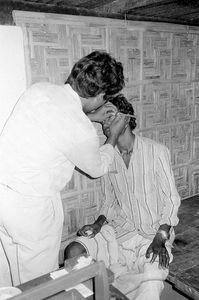 Danish Bangladesh Leprosy Mission/DBLM, 1989. Treatment of patient at Nilphamari Hospital