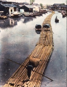 Long raft transporting bamboo, Suzhou, Jiangsu, China, ca.1900-1919