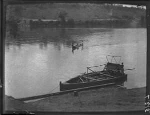 Crossing the Incomáti in Magude, Mozambique, ca. 1901-1907