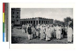 Indigenous people and missionaries, Amritsar, India, ca.1920-1940