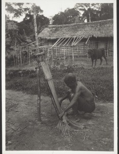 A weaver in Meteke Matondo