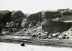 Collapsed building, India, 1934