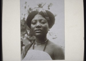 A wife of Nzi Tonkuo, a son-in-law of the King