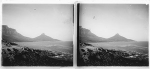 Overview of Camp's bay. The "Lion's head" peak in the background